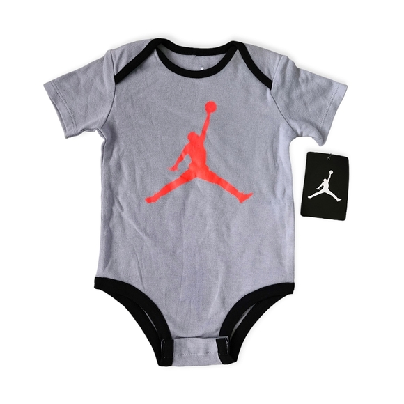 Nike Other - Nike Air Jordan 3-6M Wolf Grey short-sleeve Jumpman Onesie Bodysuit